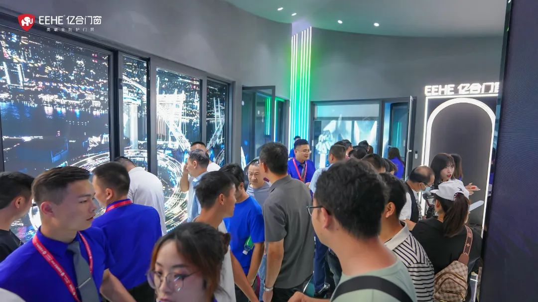 直擊2023廣州建博會現場,億合門窗以實力出圈,全新形象展廳人氣爆棚! 直擊2023廣州建博會現場,億合門窗以實力出圈,全新形象展廳人氣爆棚!