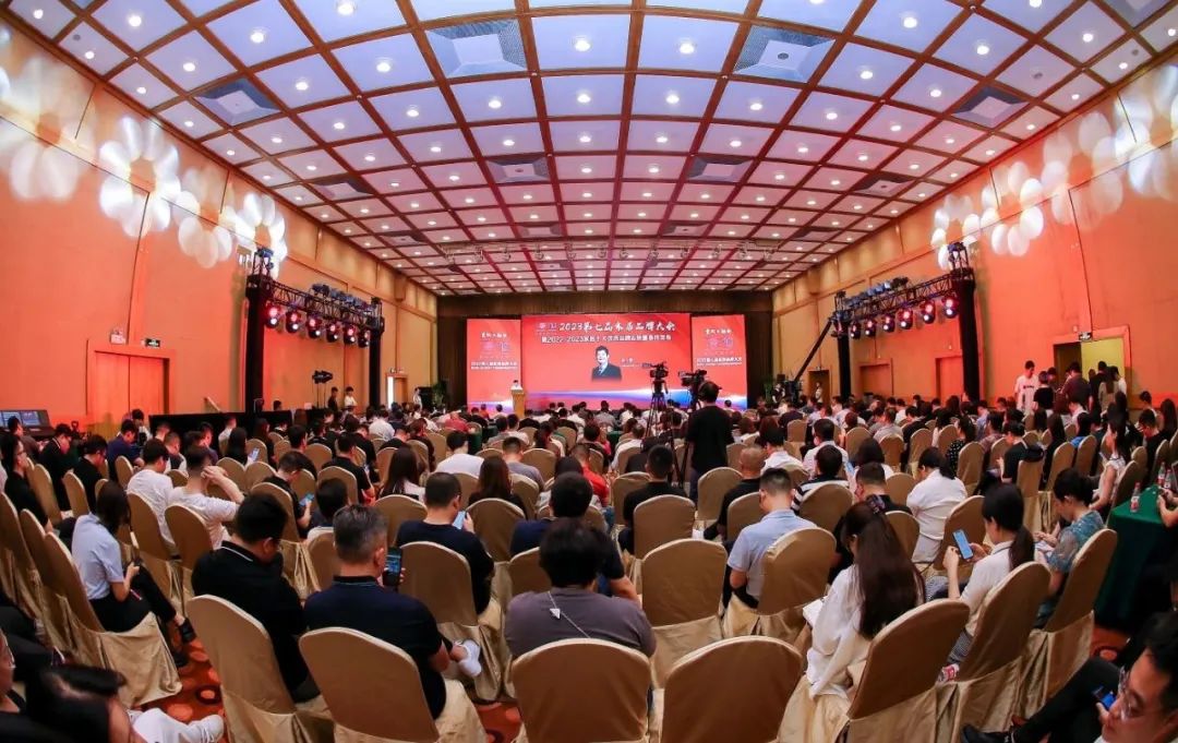 喜訊！億合門窗榮獲“十大門窗優選品牌”稱號